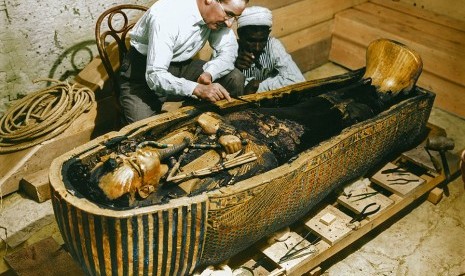 Seorang arkeolog Inggris, Howard Carter, berhasil menemukan sarkofagus milik Firaun Tutankhamen atau King Tut pada 3 Januari 1924. 