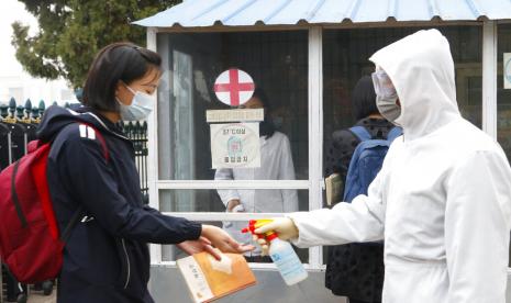 Korea Utara (Korut) melaporkan wabah epidemi usus yang tidak teridentifikasi di tengah perang melawan Covid-19