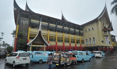 Halaman Kantor Gubernur Sumatera Barat