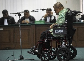 Seorang terdakwa korupsi menjalani sidang di Pengadilan Tipikor.