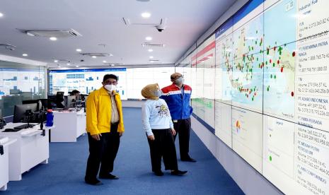 Sepanjang upaya pemadaman, Direktur Utama PT Pertamina (Persero) Nicke Widyawati memonitor langsung penanganan insiden tersebut lewat Pertamina Integrated Command Center (PICC) di Gedung Graha Pertamina Jakarta.