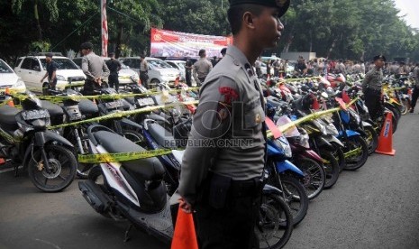 Sepeda motor hasil operasi yang diamankan polisi (ilustrasi)