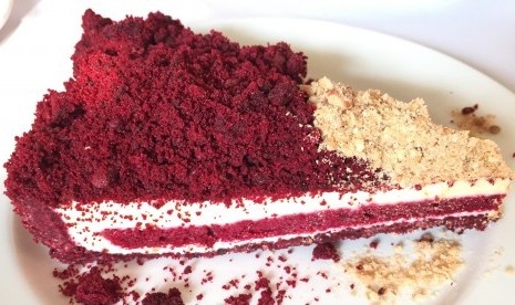 Sepotong Red Velvet Cake khas Union.