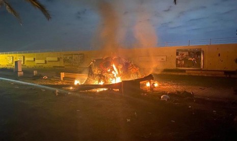 Serangan AS di Bandara Internasional Baghdad, Irak pada Jumat (3/1). Kemlu mengimbau kepada WNI yang berada di Iran, Irak, dan sekitarnya untuk waspada. Ilustrasi.