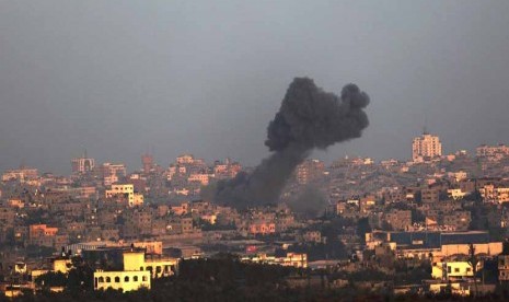 Serangan udara Israel menyasar Gaza, Palestina, Rabu (20/8). 