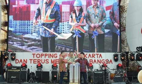 Seremoni topping off empat menara apartemen Meikarta.