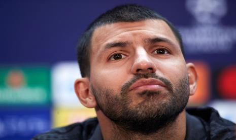 Striker Barcelona Sergio Aguero. Barcelona sudah mempersiapkan seremoni perpisahan dengan Sergio Aguero yang memutuskan gantung sepatu dari sepak bola.