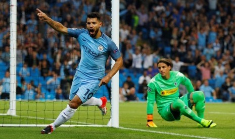 Sergio Aguero seusai menjebol gawang Gladbach.