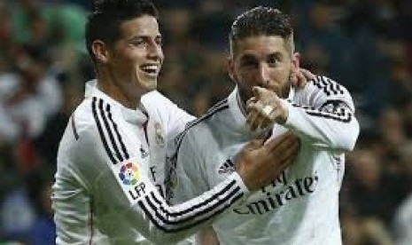 Sergio Ramos bersama James Rodriguez