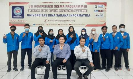 Sertifikasi profesi merupakan upaya untuk memberikan pengakuan atas kompetensi yang dikuasi seseorang, sesuai dengan Standar Kompetensi Kerja Nasional Indonesia (SKKNI), standar internasional atau standar khusus.