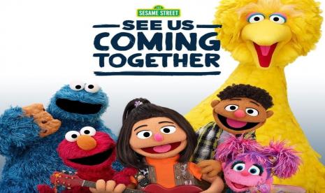 Sesame Street memperkenalkan anggota barunya, yakni Ji-young (tengah-memegang gitar) keturunan Korea-Amerika bernama Ji-young. Karakter ini akan debut pada 25 November waktu setempat dalam “See Us Coming Together: A Sesame Street Special”.