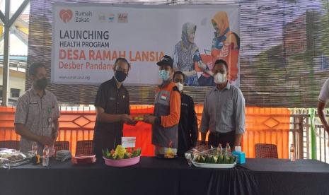 Setelah 1 tahun berjalan dan sempat vakum karena pandemi, Desa Berdaya Pandanwangi dengan program Ramah Lansia kembali berupaya mendampingi para lansia. 