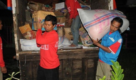 Setelah 10 jam per jalanan, bantuan dari PKPU akhirnya tiba di lokasi