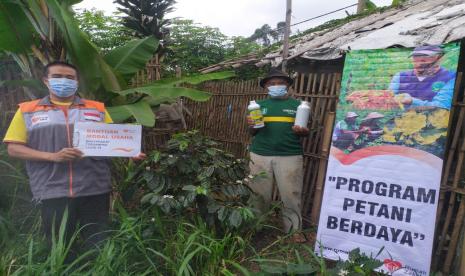 Setelah banyak berbicang melalui wadah Badan Usaha Milik Masyarakat (BUMMas) Tani Sejahtera yang berada di desa berdaya Situgede, kecamatan Karangpawitan, Kabupaten Garut, Jawa Barat tekad Nandang untuk bergabung dengan kelompok tani dan ternak  sangat tinggi.