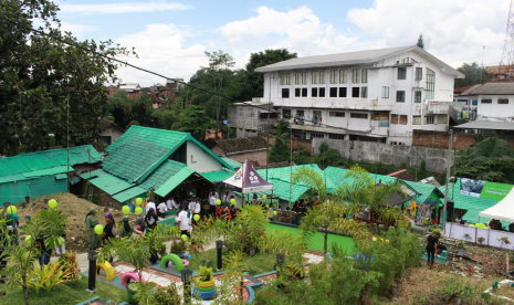 Setelah kampung warna-warni dan beberapa lainnya, Kota Malang kini menambah satu lagi kampung tematik. Kampung keramat yang  terletak RT 07 RW 03 Kelurahan Kasin ini resmi diluncurkan Walikota Malang, Mohammad Anton, Selasa (13/2).