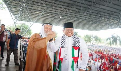 Setelah sebelumnya pada 2019 Walikota Al-Zawaida, Gaza, Palestina, Ayman Sulaiman Salam Abu Sweireh dan Ulama besar Palestina Syeikh Nashef Nashir Abdullah bertandang ke Bumi Serasan Sekate menyambut kepedulian Bupati Dodi Reza yang berhasil mengumpulkan donasi mencapai Rp 1 Miliar lebih kini donasi jilid II digencarkan oleh Mustasyar PWNU Sumatera Selatan tersebut. 