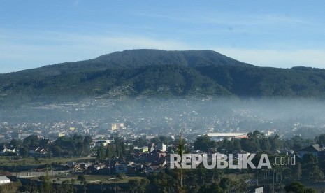 Setelah sempat terjadi erupsi kecil, saat ini Gunung Tangkuban Parahu kembali normal, Sabtu (27/7).