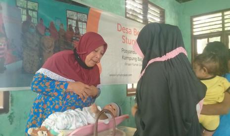 Setiap satu bulan sekali posyandu binaan Rumah Zakat yakni Posyandu Tulip 1 Kampung Bagan melakukan kegiatan posyandu. 