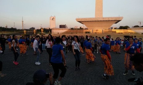 Setiap tanggal 27 September, diperingati sebagai Hari Pariwisata Dunia atau World Tourism Day.