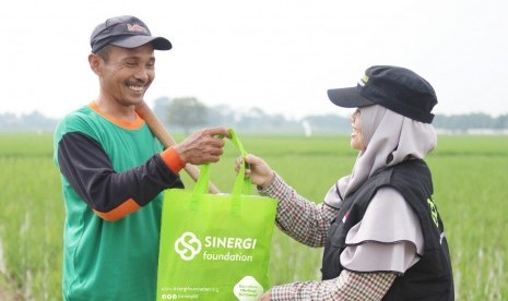 SF menggulirkan program THR untuk Petani Dhuafa