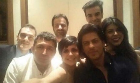 Shahrukh Khan tirukan foto selfie Ellen