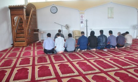 Shalat berjamaah di Masjid Al-Taqwa, Gottingen