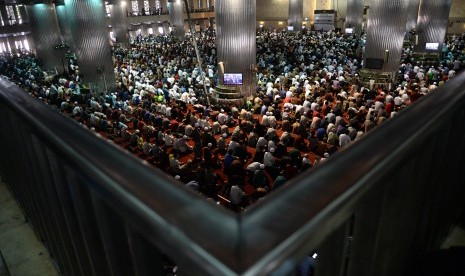 Bolehkah mengqadha shalat ashar di waktu maghrib