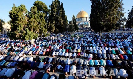 Shalat ied di Jerusalem, Palestina.