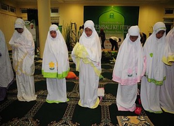 Shalat memberikan cermin kerukunan hidup