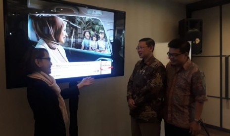 Sharia Government Relations and Community Investment Director Prudential Indonesia, Nini Sumohandoyo menjelaskan tentang asuransi prudential syariah. 