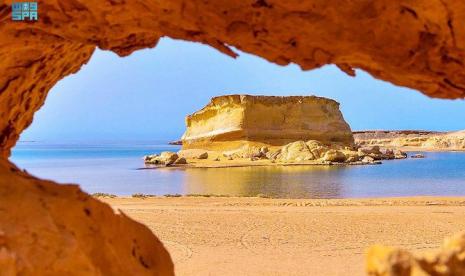 Arab Saudi Temukan Koloni Karang Berusia 600 Tahun. Foto: Sharm Al-Jizzi, Pantai Indah di Laut Merah 