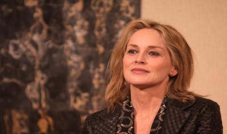 Aktris Hollywood Sharon Stone akan menyapa dan berbagi pengalaman hidup dengan penggemarnya di Indonesia dalam acara diskusi Mola Living Live (Foto: Sharon Stone)