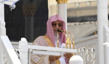 Sheikh Dr Saleh Bin Abdullah Bin Humaid ketika memberikan khutbah Jumat, di Masjidil Haram Makkah..