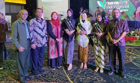 Shelly Ardita dan  Synta Shofiatul Khusniahdidapuk sebagai peserta Young Ambassador Agriculture, yang digelar Kementerian Pertanian RI bersama Program Youth Enterpreneurship and Employement Support Services (YESS) dari Badan Penyuluhan dan Pengembangan SDM Pertanian (BPPSDMP) selama 4 hari, 2 --- 5 Mei 2023 di IPB Convention Bogor.