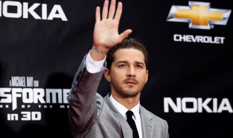 Shia LaBeouf saat menghadiri Gala Premiere film Transformers: Dark of the Moon di Times Square, New York, 28 Juni 2011