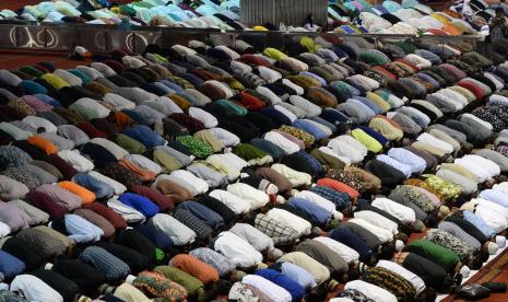 Dilarang Sholat di Tempat ini. Foto: Sholat Berjamaah (ilustrasi)