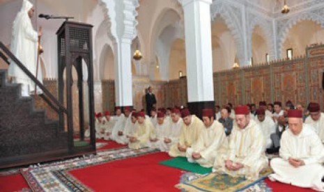 Sholat Jumat di Maroko yang diikuti Raja Mohamed VI