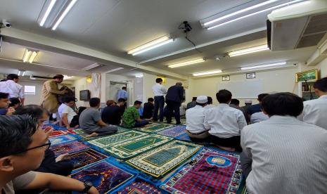 Illustration. Friday prayers at the Akihabara Archipelago Mosque in Tokyo, Japan. This satellite mosque is run by Indonesian Muslims.