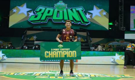 Shooter Bima Perkasa Jogja Indra Muhammad menjuarai tripoin kontes IBL All Star 2022.