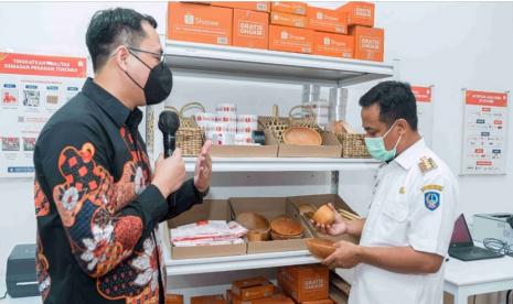 Shopee dan Pemerintah Provinsi Sulawesi Selatan hari ini meresmikan Kampus UMKM Shopee Makassar sebagai kampus pertama di Sulawesi, sekaligus yang ke-9 di Indonesia. Kampus UMKM Shopee Makassar yang terletak di Jl. A. P. Pettarani No. 49, Masale, Panakkukang, Kota Makassar, Sulawesi Selatan hadir dengan berbagai fasilitas dan layanan yang dapat digunakan secara gratis.