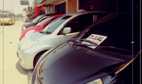 Showroom mobil bekas di kawasan Depok, Jawa Barat