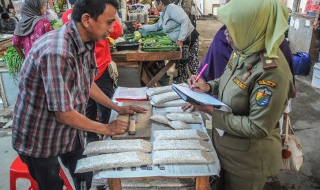 Sidak bahan pokok makanan.