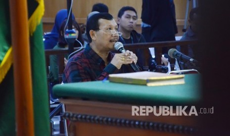 Sidang lanjutan mantan Sekretaris Daerah (Sekda) Jawa Barat, Iwa Karniwa terkait kasus Meikarta, di Pengadilan Tipikor Bandung, Jalan LRE Martanidanata, Kota Bandung, Selasa (12/2).