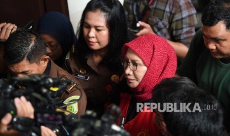 Sidang Lanjutan Ratna Sarumpaet. Terdakwa kasus dugaan penyebaran berita bohong atau hoaks Ratna Sarumpaet meninggalkan ruangan seusai mengikuti sidang lanjutan di PN Jakarta Selatan, Jakarta, Rabu (6/3/2019). 