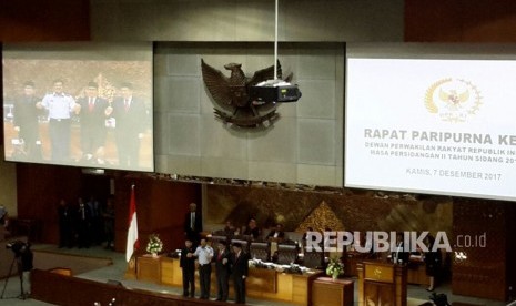 Sidang Paripurna DPR RI, di gedung DPR RI, Jakarta, Kamis (7/12).