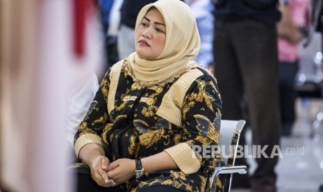 Sidang Perdana Neneng Hasanah Yasin. Terdakwa kasus dugaan suap perizinan Meikarta Neneng Hasanah Yasin menjalani sidang perdana dengan agenda pembacaan dakwaan di Pengadilan Tipikor, Bandung, Jawa Barat, Rabu (27/2/2019). 