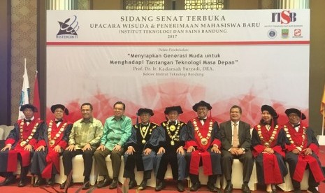 Sidang senat terbuka Institut Teknologi dan Sains Bandung (ITSB).