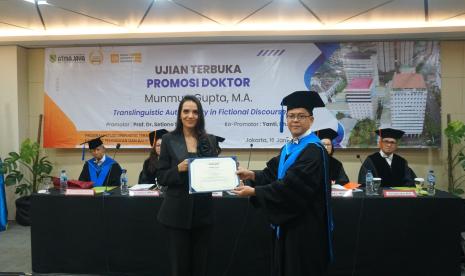 Sidang terbuka program Doktor Linguistik Terapan Bahasa Inggris Dr Munmun Gupta di Fakultas Pendidikan dan Bahasa (FPB) Universitas Katolik Indonesia (Unika) Atma Jaya, Jakarta.