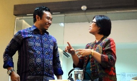 Sigit Pamungkas (kiri) dan Siti Zuhro (kanan)