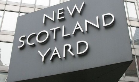 Sign outside the current New Scotland Yard is located in the Victoria area of London. (Illustration)